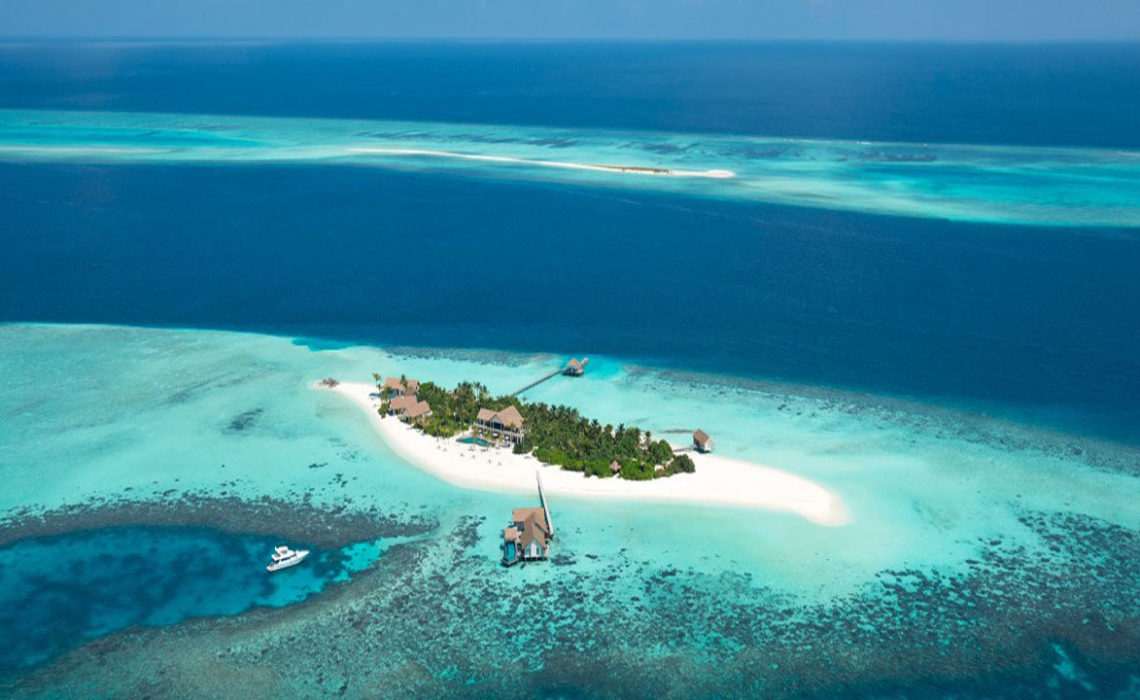 The most exclusive hotel of the world is the island of Four Season in the Baa Atoll in Maldives