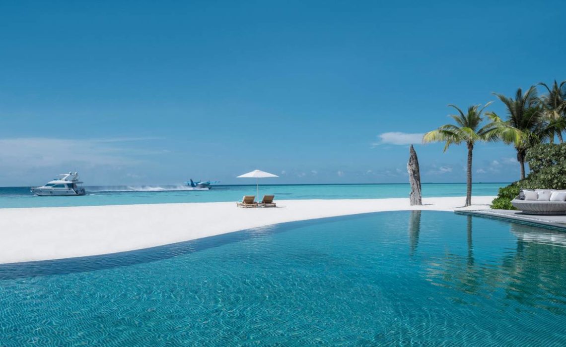 The most exclusive hotel of the world is the island of Four Season in the Baa Atoll in Maldives