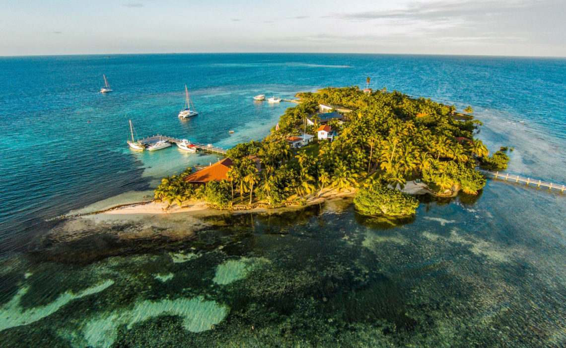 A private island in Belize: do you want to buy it?