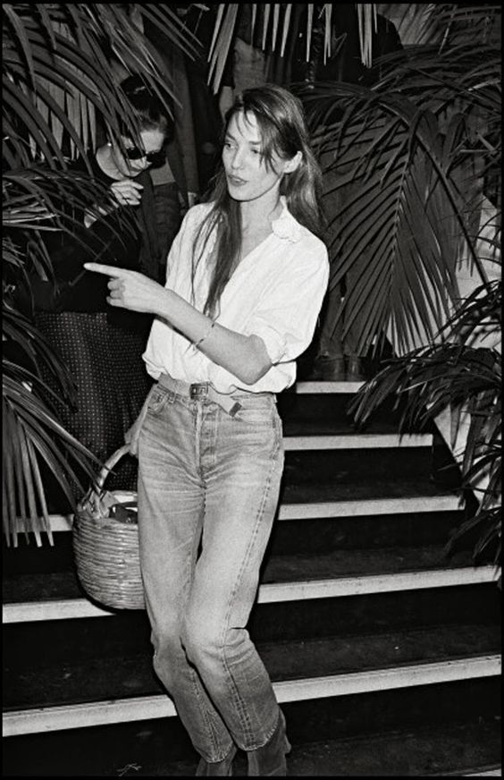 Jane Birkin and her chic basket - The Chic Flâneuse