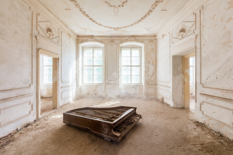 FALLEN-james_kerwin_thechicflaneuse
