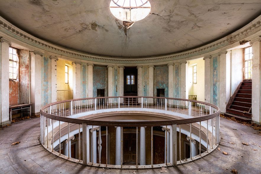 ROTUNDY-PAŁAC-james_kerwin_thechicflaneuse