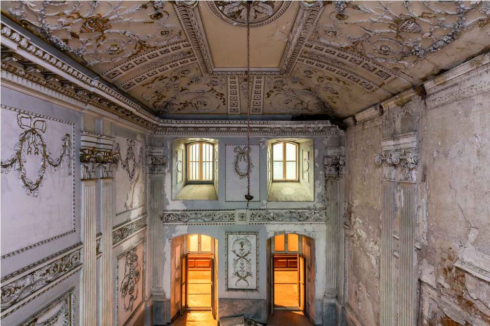 SECRET BALCONY-james kerwin-thechicflaneuse