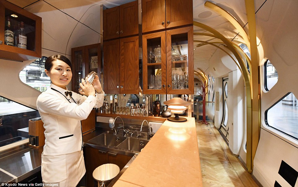 Shiki-Shima-Train-Suite-Japan-Ultra-Luxurious-Sleeper-Train-the-bar-the-chic-flaneuse