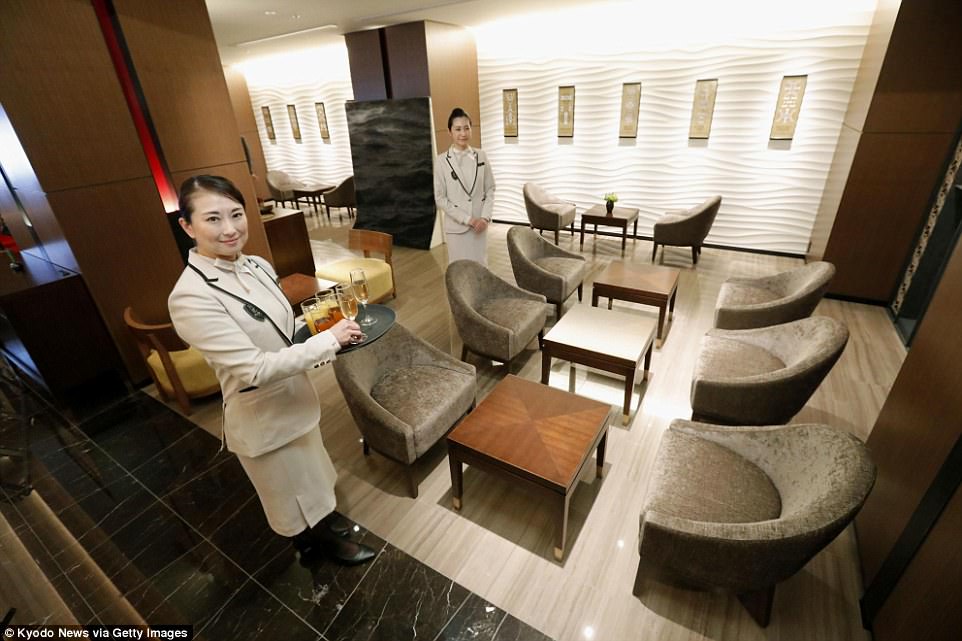 Shiki-Shima-Train-Suite-Japan-Ultra-Luxurious-Sleeper-Train-the-lounge-the-chic-flaneuse