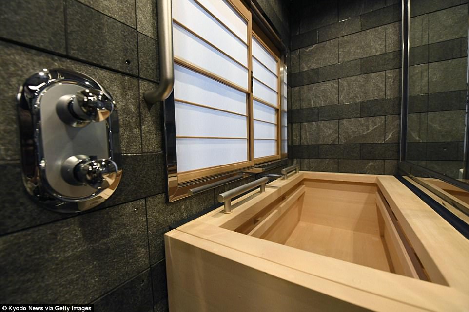Shiki-Shima-Train-Suite-Japan-Ultra-Luxurious-Sleeper-Train-the-chic-flaneuse
