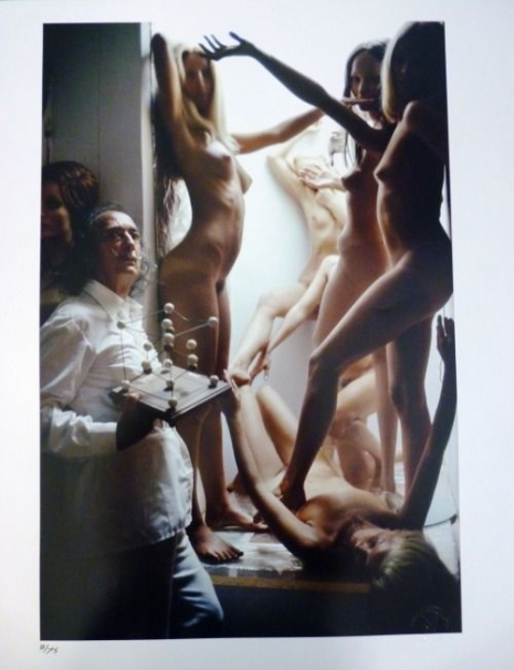 salvador dalì poses with playboy models thechicflaneuse