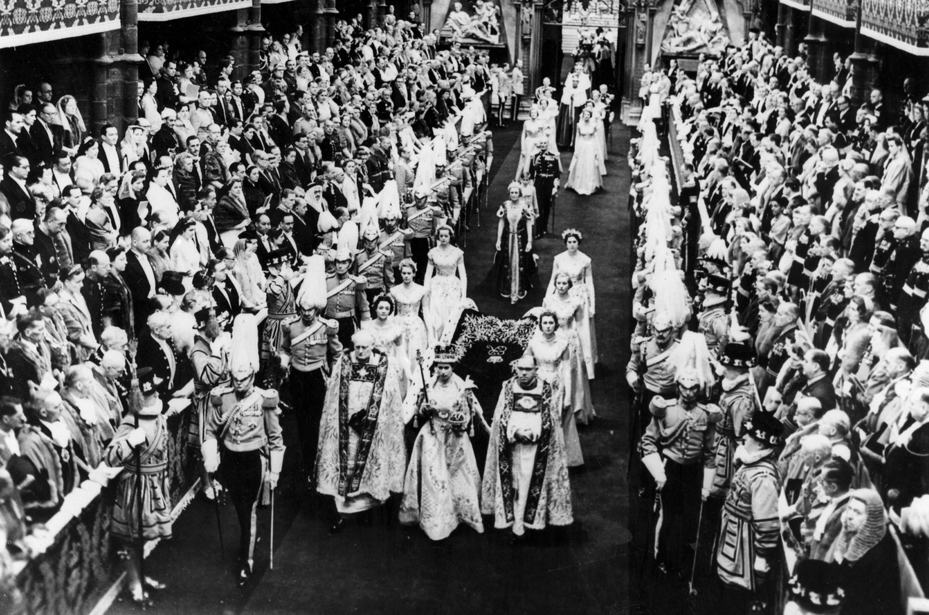 Queen-Elizabeth-II-is-crowned-in-Westminster-Abbey thechicflaneuse