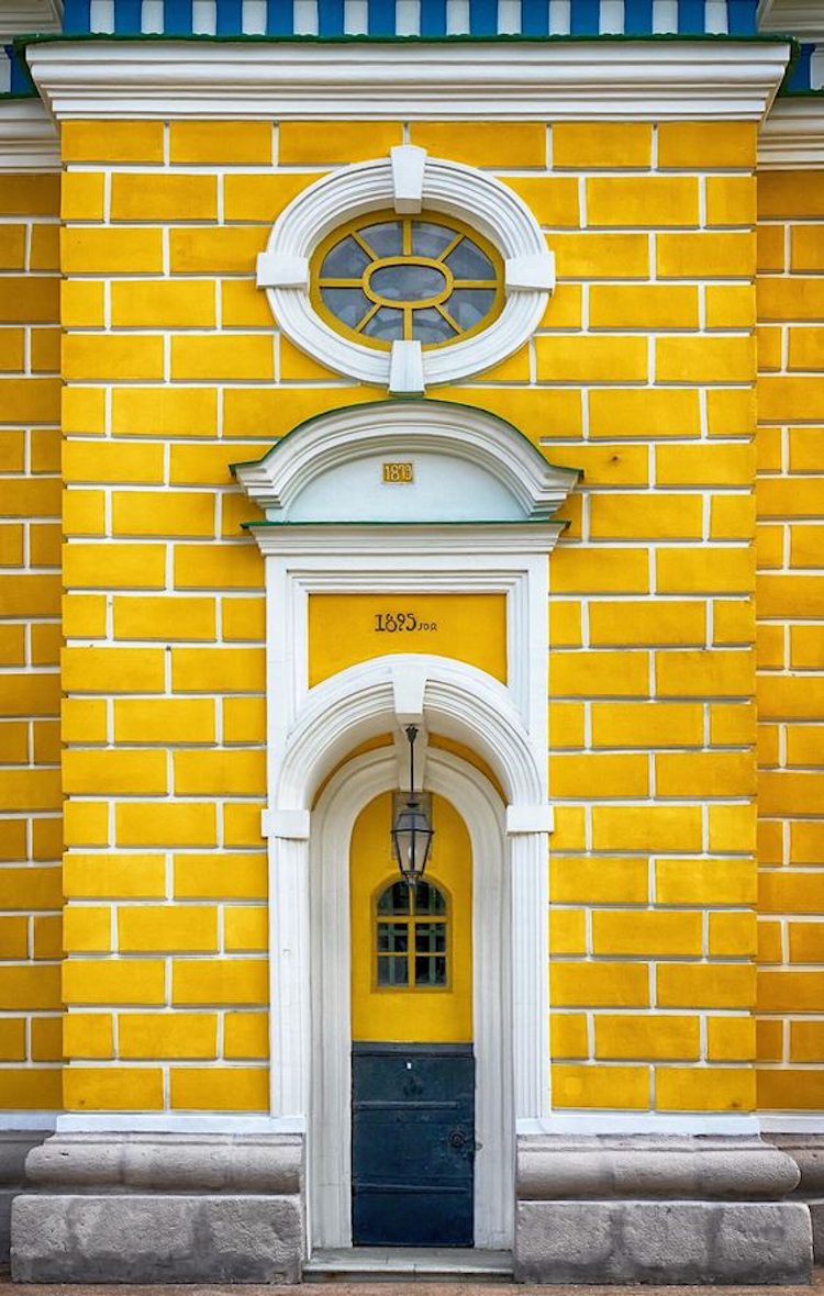 Door in Kiev, Ukraine - accidental wes anderson - thechicflaneuse