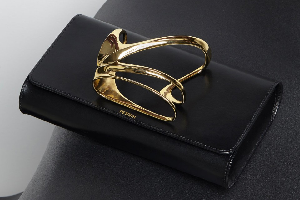 zaha-hadid-perrin paris glove-clutch-black the chicflaneuse