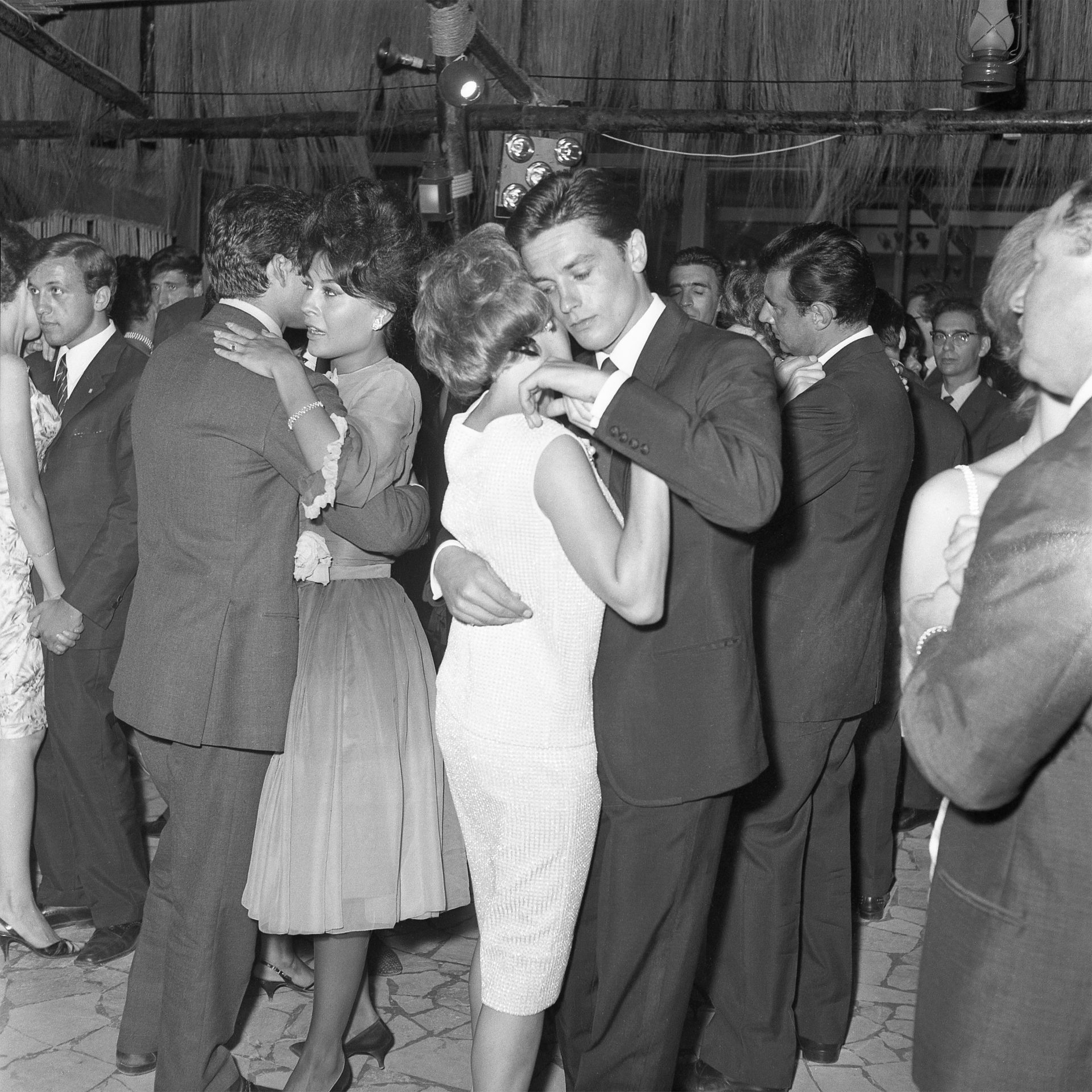 Alain-Delon-and-Romy-Schneider-dancing-at-Ciak-doro-prize-at-restaurant-Brigadoon-in-Roma-29-July-1961-Marcello-Geppetti