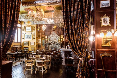 oscar wilde bar in new york city inside view