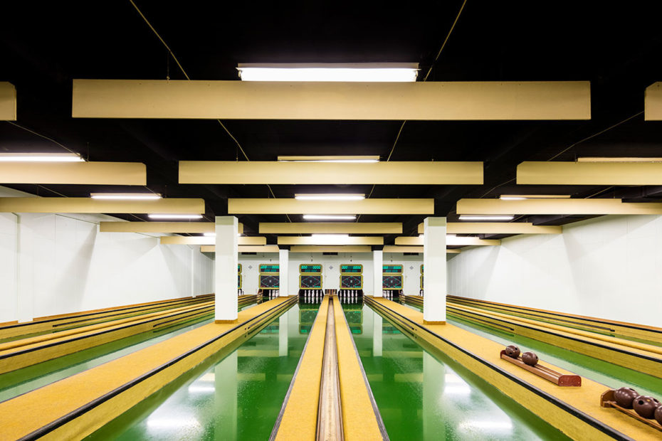 vintage bowling alleys robert gotzfried 12 - the chic flaneuse