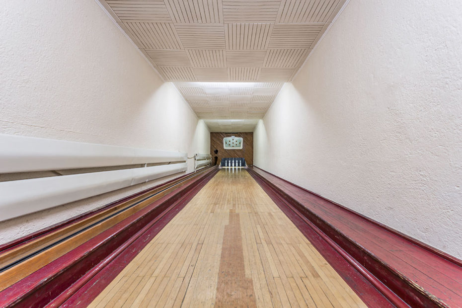 vintage bowling alleys robert gotzfried - 13 - the chic flaneuse