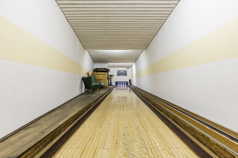 vintage bowling alleys robert gotzfried 15- the chic flaneuse