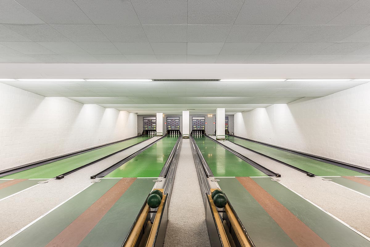 vintage-bowling-alleys-robert-gotzfried- the chic flaneuse